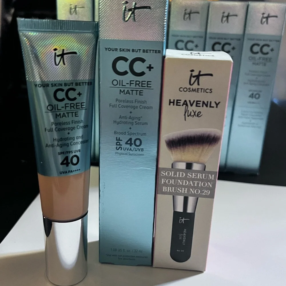 IT Cosmetics CC+ Cream Oil-Free Matte with SPF 40 - Neutral Medium - Picture 7 of 9